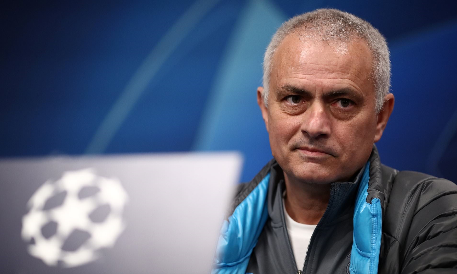 Mourinho đang đau đầu về nhân sự. Ảnh: UEFA.
