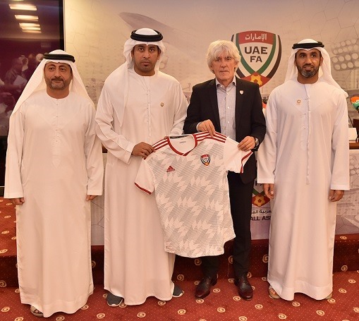 Huấn luyện viên Ivan Jovanovic chỉ kí hợp đồng ngắn hạn với Liên đoàn bóng đá UAE. Ảnh: UAEFA