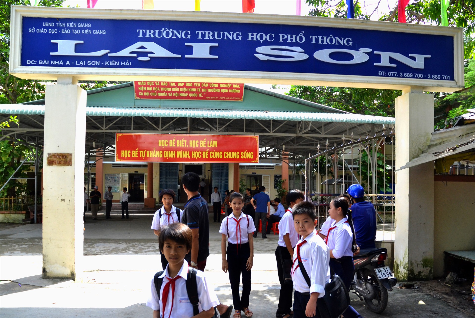 Trường phổ thông tại huyện Kiên Hải. Ảnh: LT