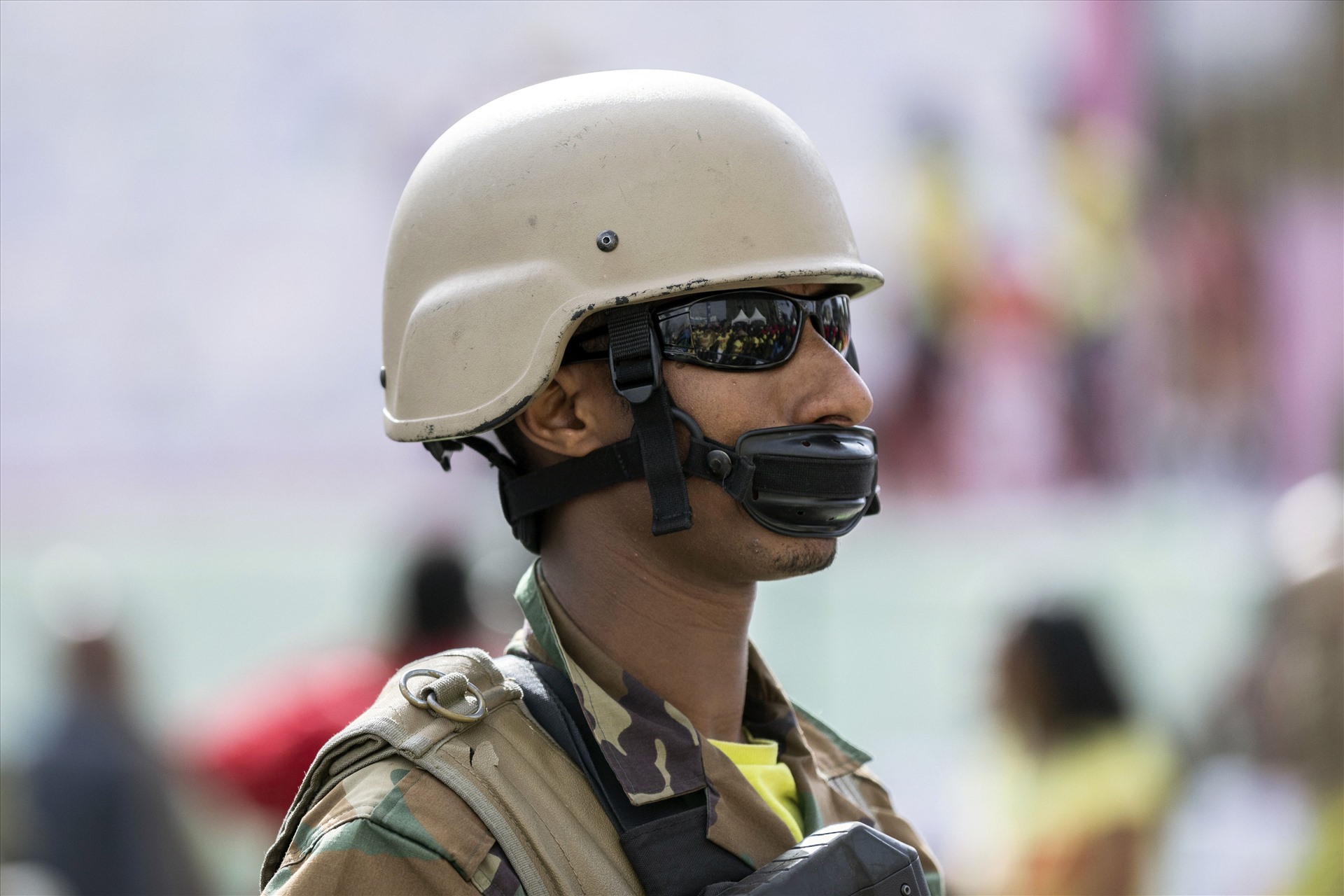 Một người lính làm nhiệm vụ bảo vệ an ninh tại một sự kiện ở Addis Ababa, Ethiopia, ngày 15.3. Ảnh: AP