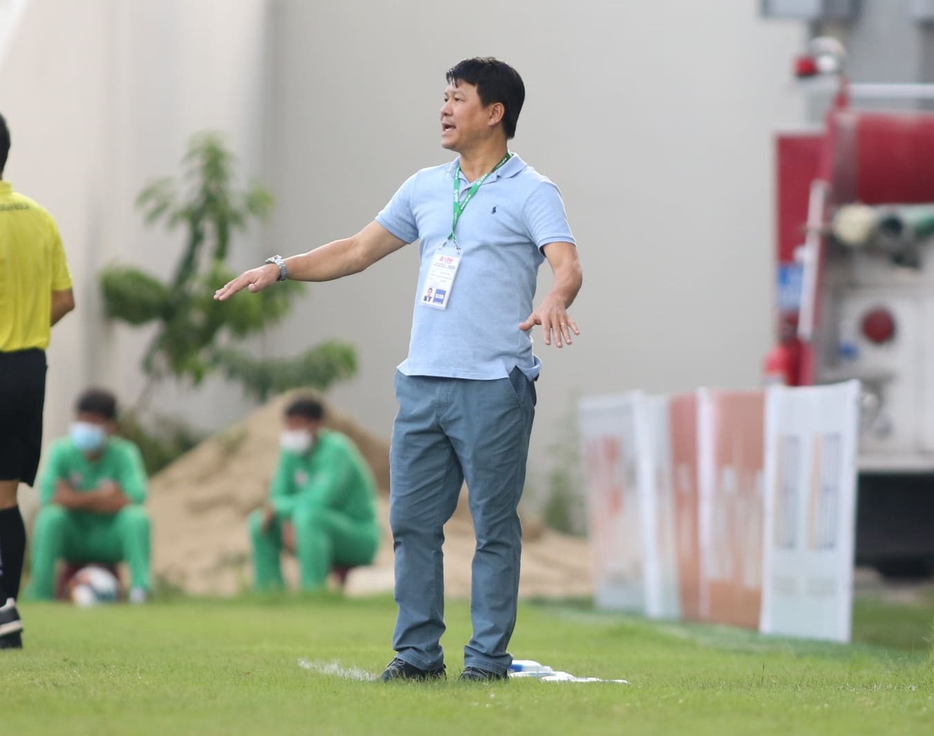 Chủ tịch kiêm huấn luyện viên Vũ Tiến Thành có chiến thắng đầu tiên khi lên nắm quyền chỉ đạo ở Sài Gòn FC. Ảnh: Viết Định