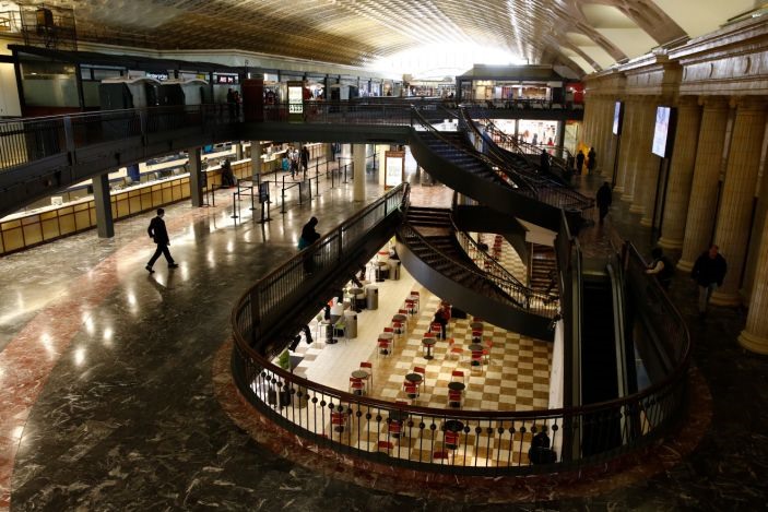 Ga Union Station ở Washington như chốn không người, ngày 16.3. Ảnh: USA Today