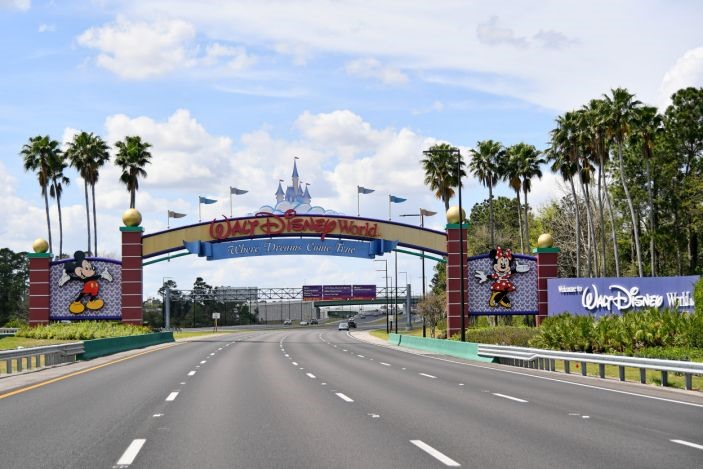 Walt Disney World ở Orlando, Florida, đã đóng cửa tối 15.3 để đối phó với đại dịch. Ảnh: USA Today