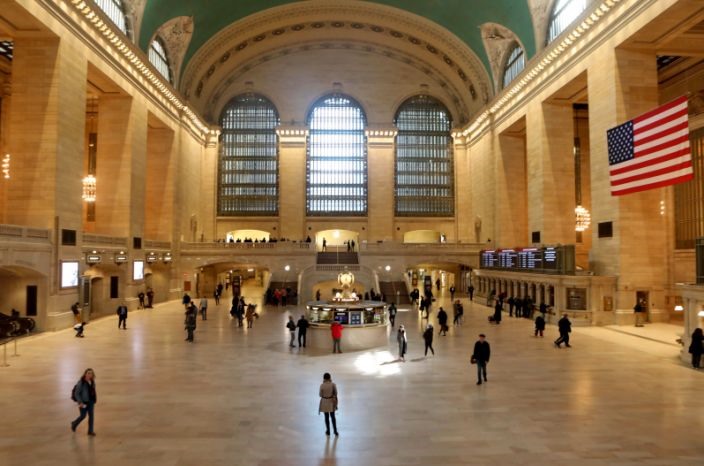 Grand Central Terminal ở thành phố New York yên tĩnh hơn bình thường ngày 15.3. Ảnh: USA Today