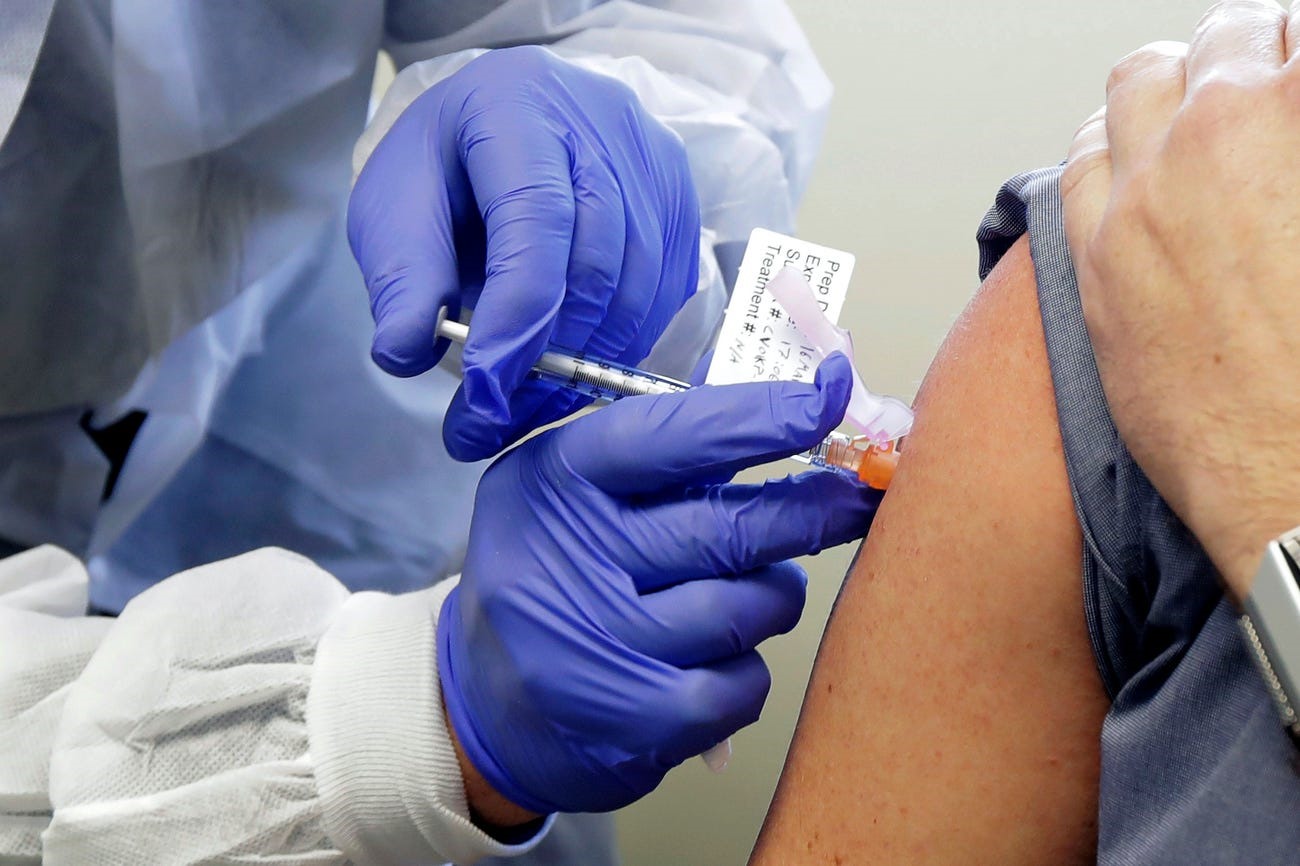 45 tình nguyện viên, tuổi từ 18 đến 55, sẽ được tiêm hai liều vaccine trong khoảng 6 tuần, theo Viện Y tế Quốc gia Mỹ (NIH). Ảnh: AP