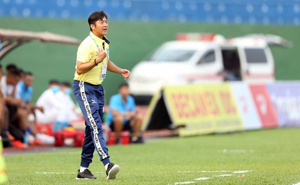 Huấn luyện viên Lê Huỳnh Đức trắng tay cả 2 trận do thiếu vắng một trung phong có thể ghi bàn. Ảnh: ĐNFC