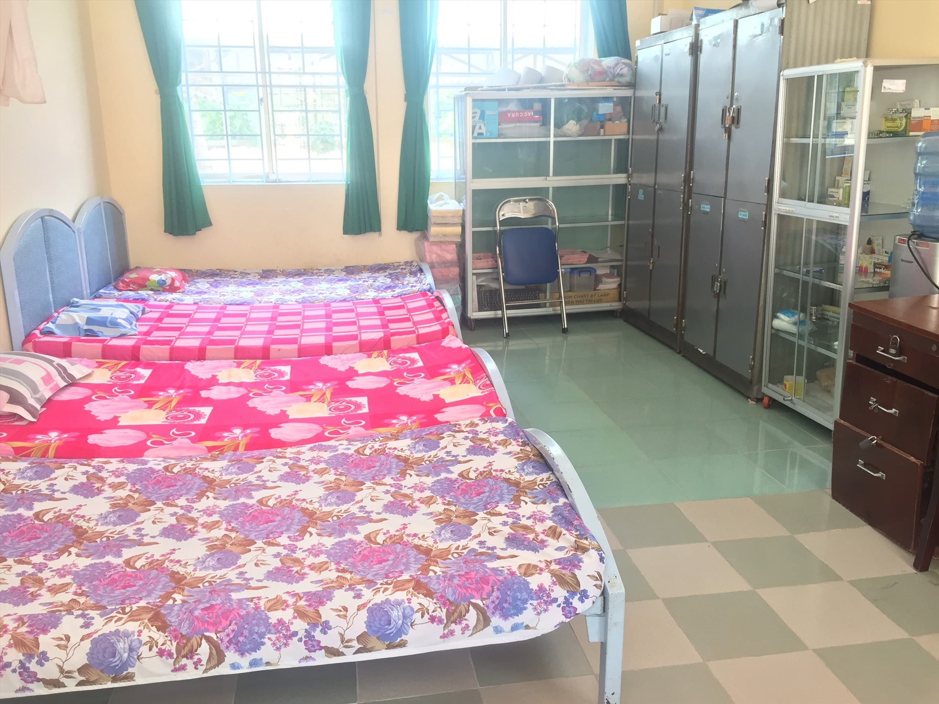 Một phòng cách ly ở trường Nguyễn Việt Dũng được bố trí khi phát hiện trường hợp bất thường về sức khỏe