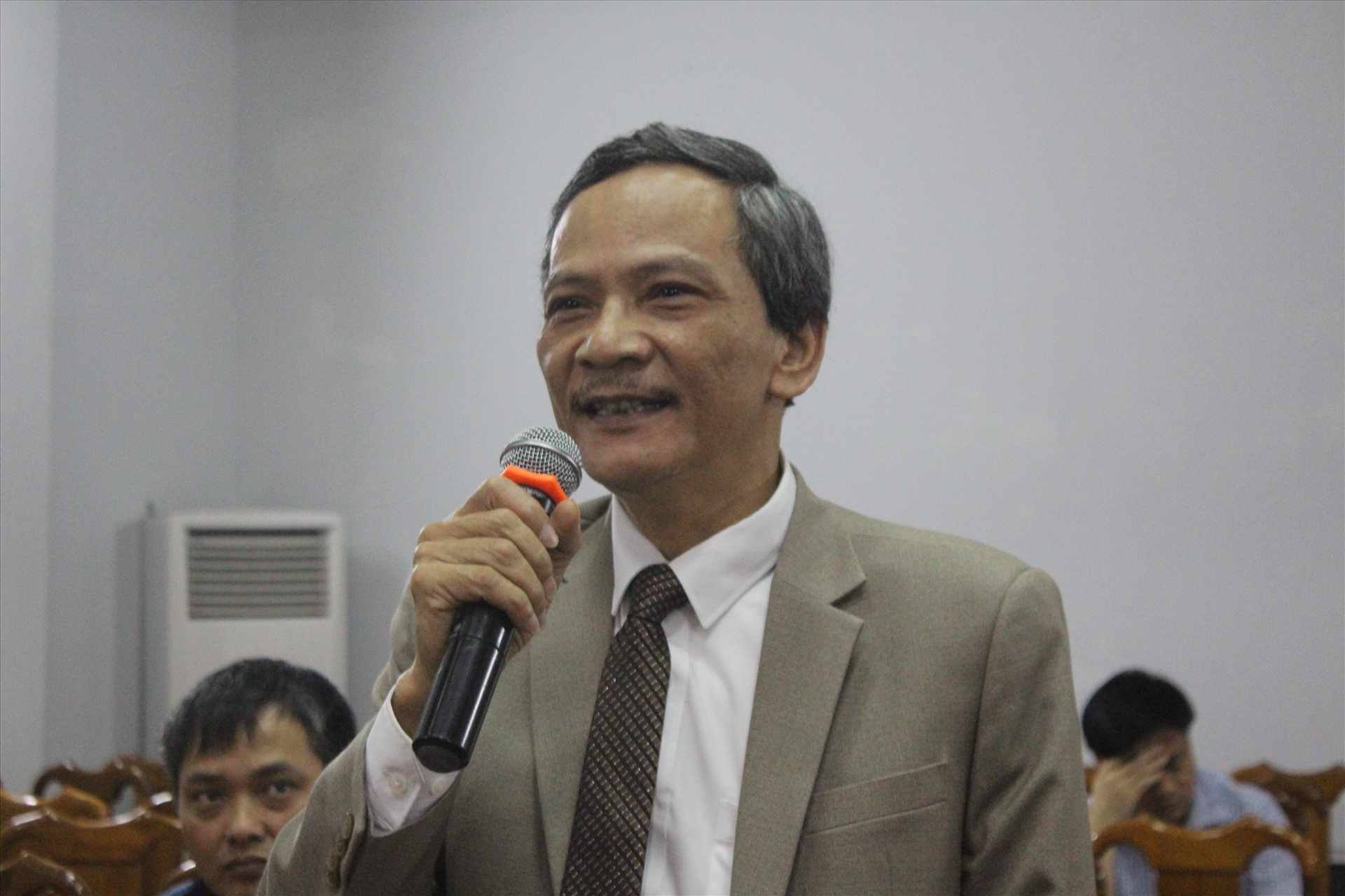 Ông Phan Trung Hiếu – Chủ tịch Hội Liên hiệp Văn học Nghệ thuật Hà Tĩnh đề nghị trả lại đình Chợ Trổ về “bản quán” ở Đức Thọ. Ảnh: PV