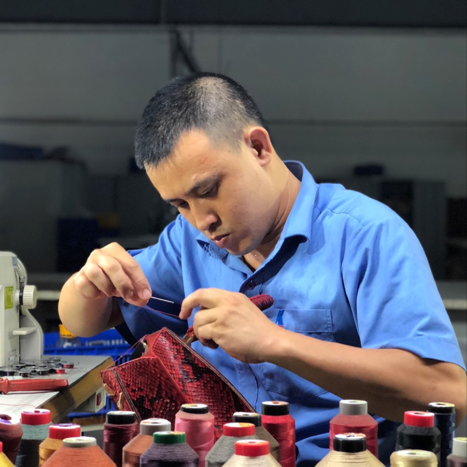Người lao động Khatoco luôn nỗ lực, vượt khó. Ảnh: T. Tuyến