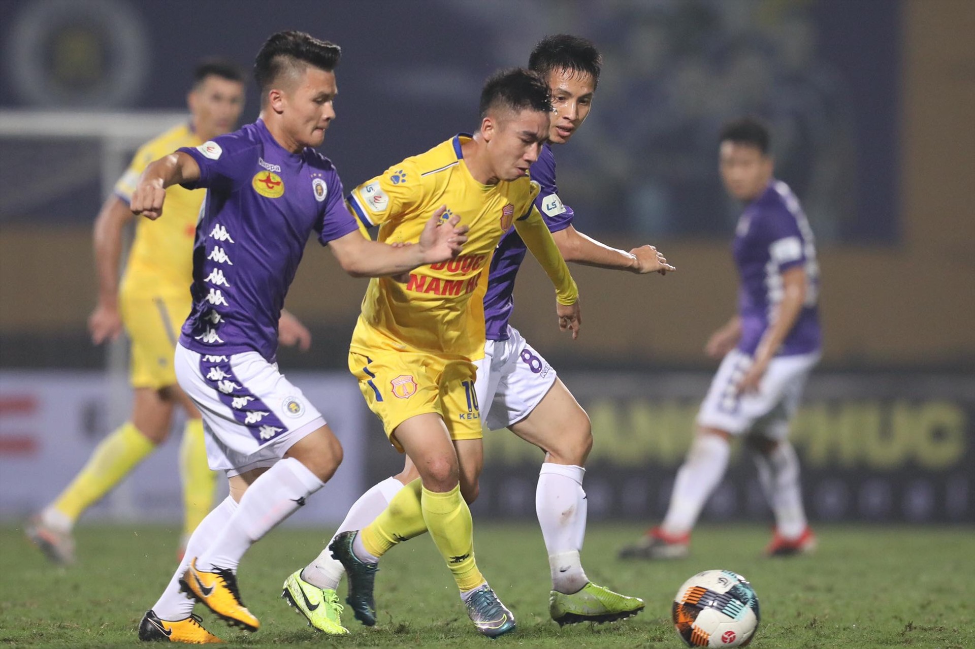 Trận Hà Nội - Nam Định trên sân Hàng Đẫy tại vòng 1 V.League 2020. Ảnh: Hải Đăng