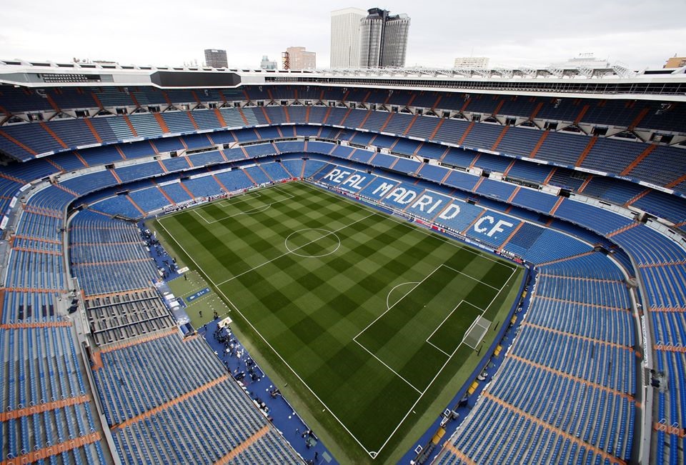 Trong thời điểm các trận đấu bóng đá không được tổ chức, Real Madrid đang sử dụng sân nhà để làm nơi tiếp tế hỗ trợ chống dịch COVID-19.