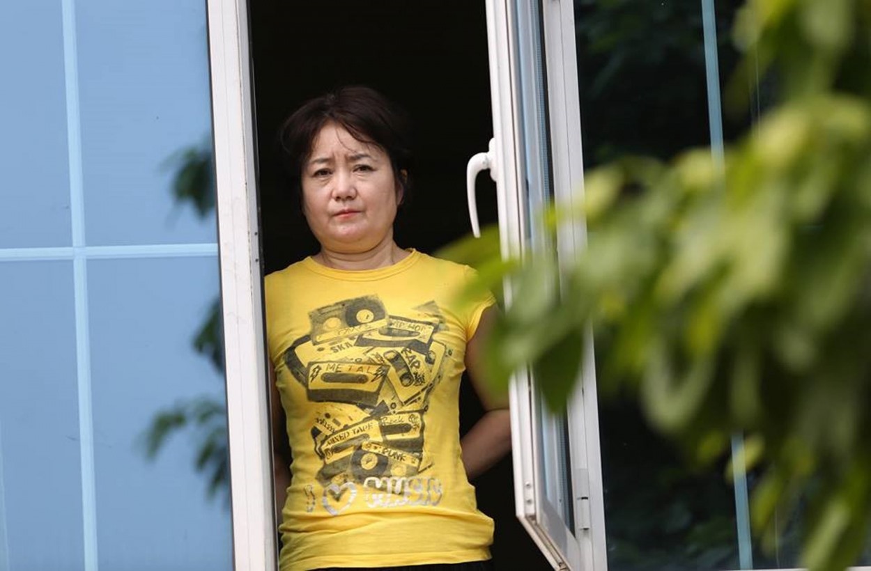 Hình ảnh vợ thấy Park được truyền thông ghi lại trong ngôi nhà tại Trung tâm đào tạo bóng đá trẻ Việt Nam. Ảnh: Minh Tùng