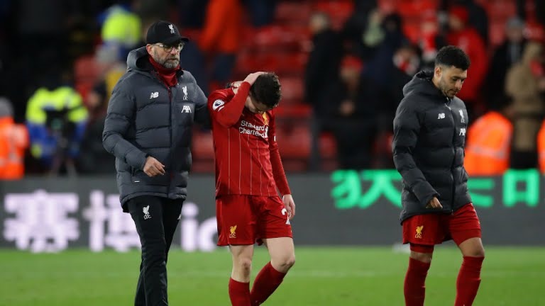 Liverpool có thể phải mất chức vô địch dù chỉ còn cách vương miện đúng 6 điểm. Ảnh: Reuters