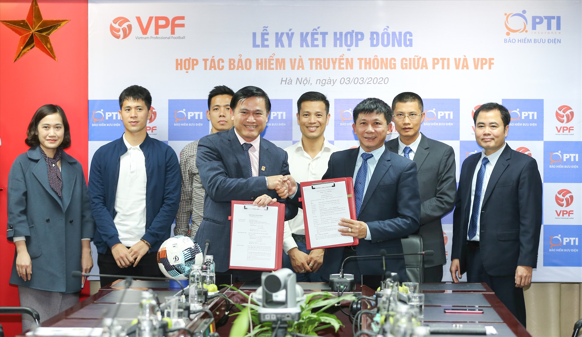 Lễ ký kết hợp tác giữa PTI và VPF. Ảnh: Nam Nguyễn