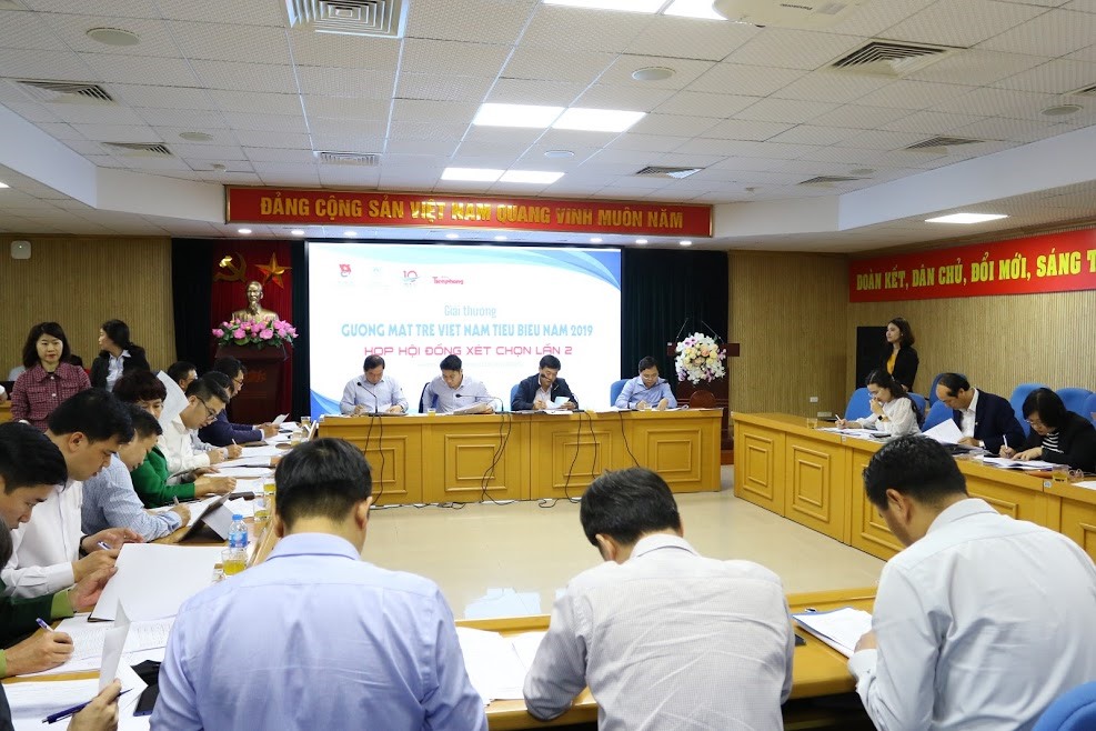 Hội đồng đã chọn ra 10 gương mặt trẻ Việt Nam tiêu biểu năm 2019.