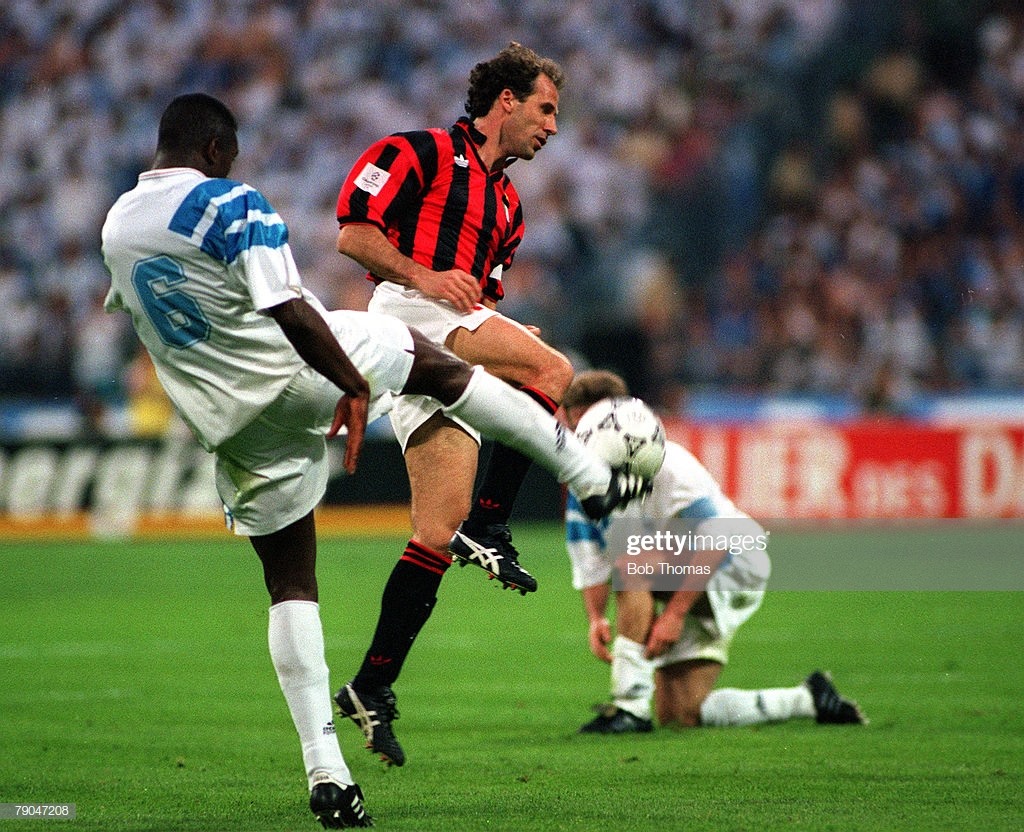 Milan thua đúng 1 trận tại Champions League 1994-95. Ảnh: PA.