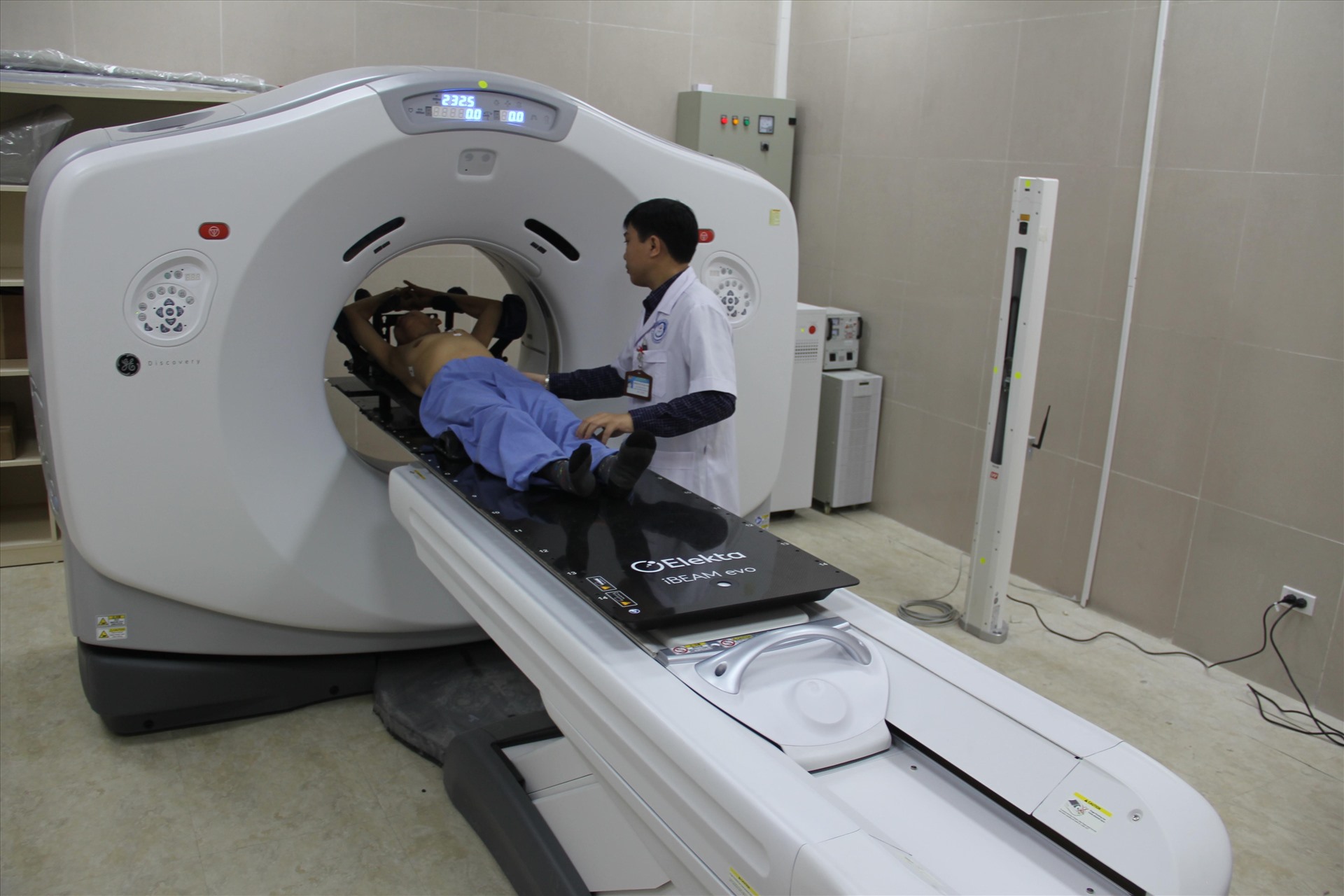 Lần đầu tiên, bệnh nhân ung thư được xạ trị tại Ninh Bình