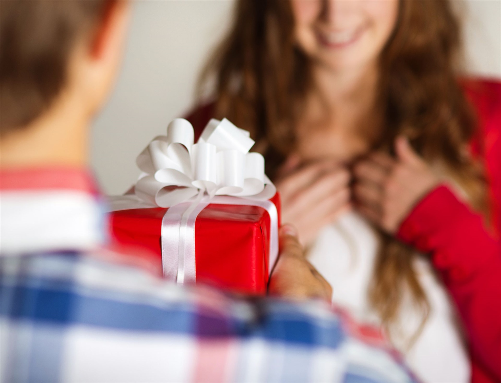 Một món quà nhỏ là chất xúc tác để thời điểm tỏ tình thêm phần lãng mạn.
