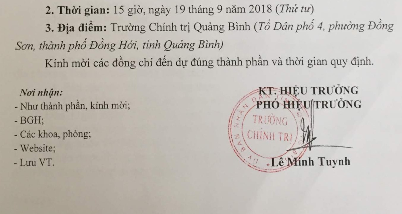 Một văn bản được ông Lê Minh Tuynh ký với chức danh Phó Hiệu trưởng sau khi đã hết thời hạn bổ nhiệm của Tỉnh ủy Quảng Bình. Ảnh: Lê Phi Long