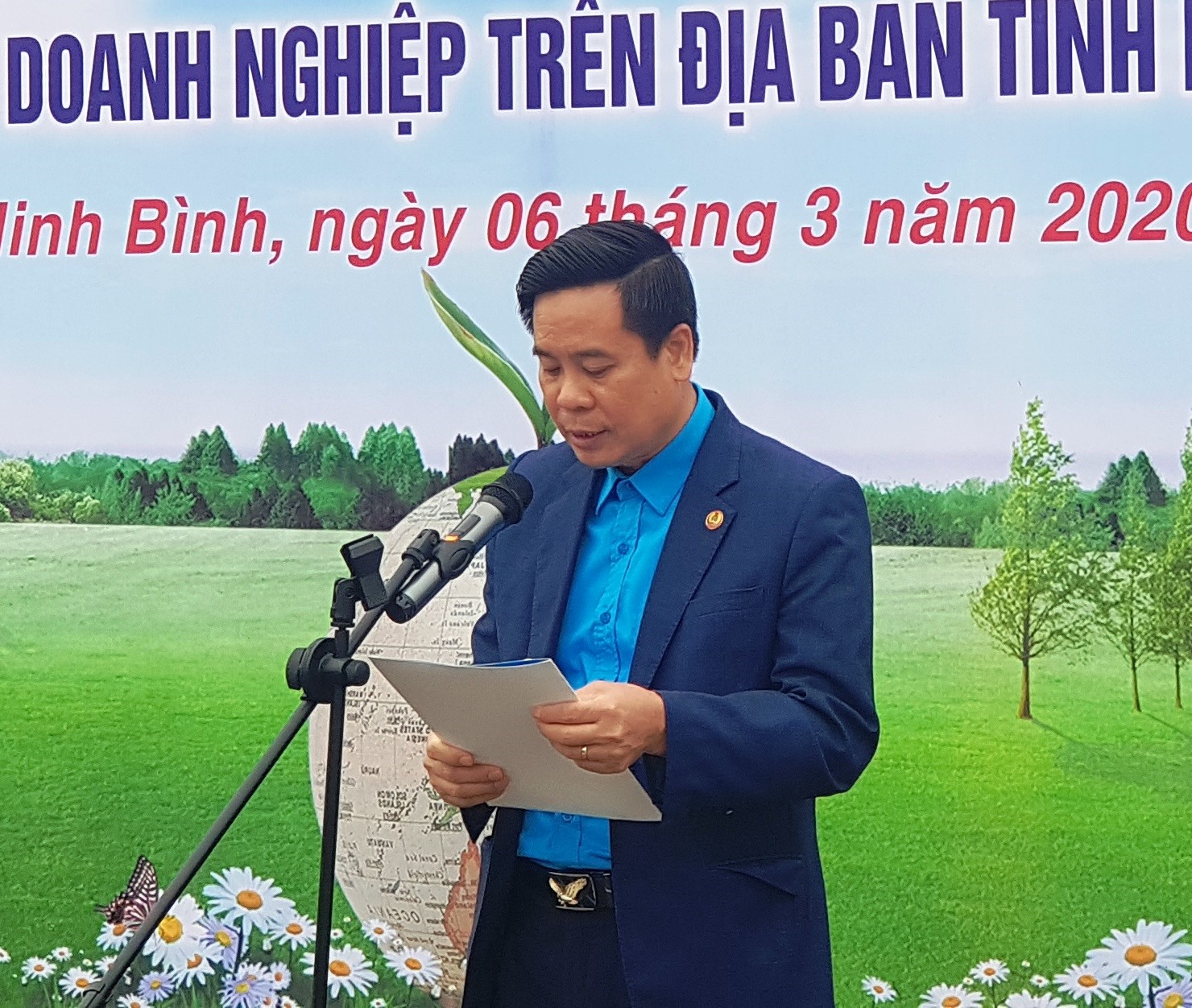 Ông Dương Đức Khanh, Chủ tịch LĐLĐ tỉnh Ninh Bình phát biểu tại lễ phát động. Ảnh: NT
