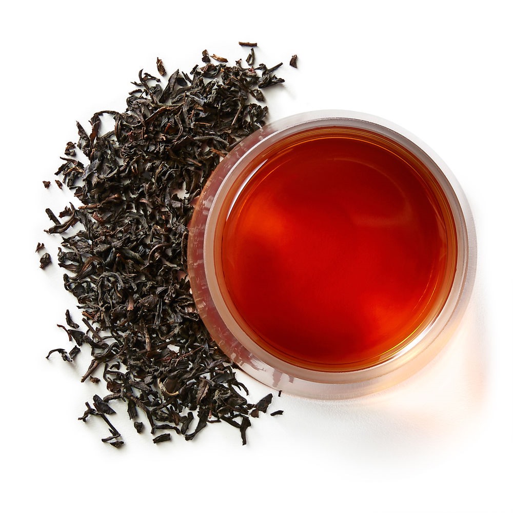 Nước trà đen có công dụng rất tốt trong việc khử mùi tanh của cá trên tay (Nguồn: Store.Barchef)