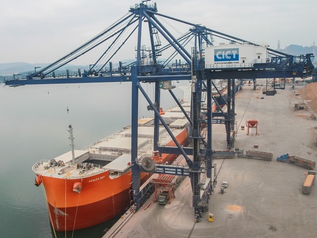 Dịch COVID-19 khiến nguồn cung nguyên liệu TĂCN, hàng nhập khẩu về cảng giảm mạnh (ảnh minh họa)