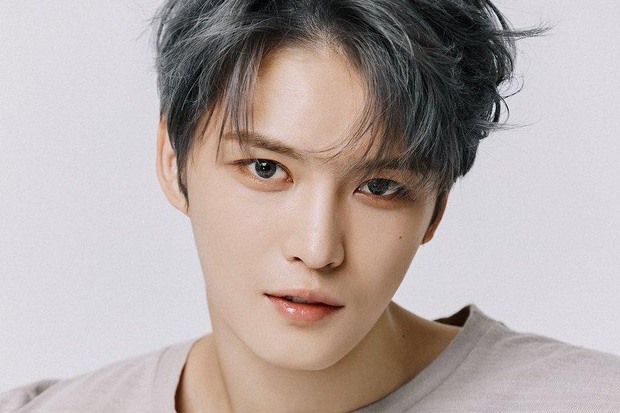 Nam ca sĩ Kim JaeJoong xác nhận nhiễm COVID-19. Ảnh: TL.