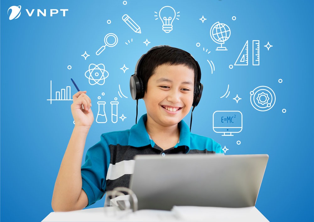 Học sinh học trực tuyến bằng giải pháp VNPT E-Learning. Ảnh: Cao Hưng