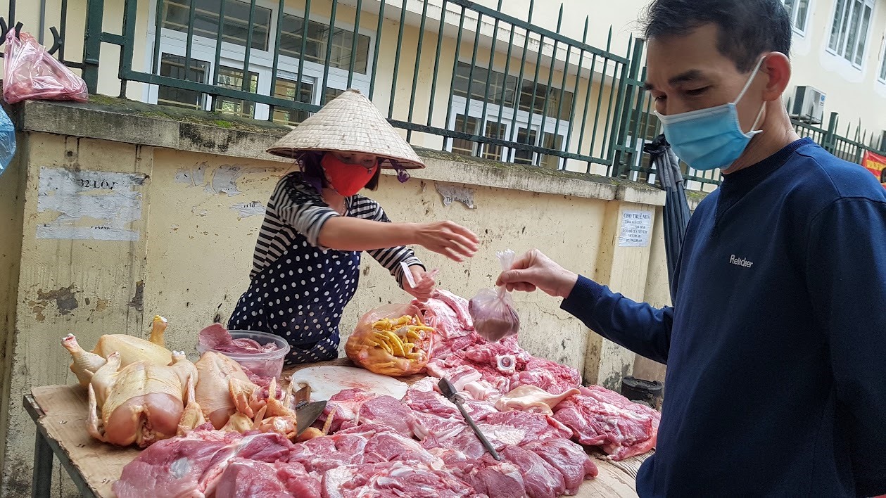 Giá thịt lợn ngày 14.4.2020 bật tăng do nguồn cung khan hiếm. Ảnh: Kh.V