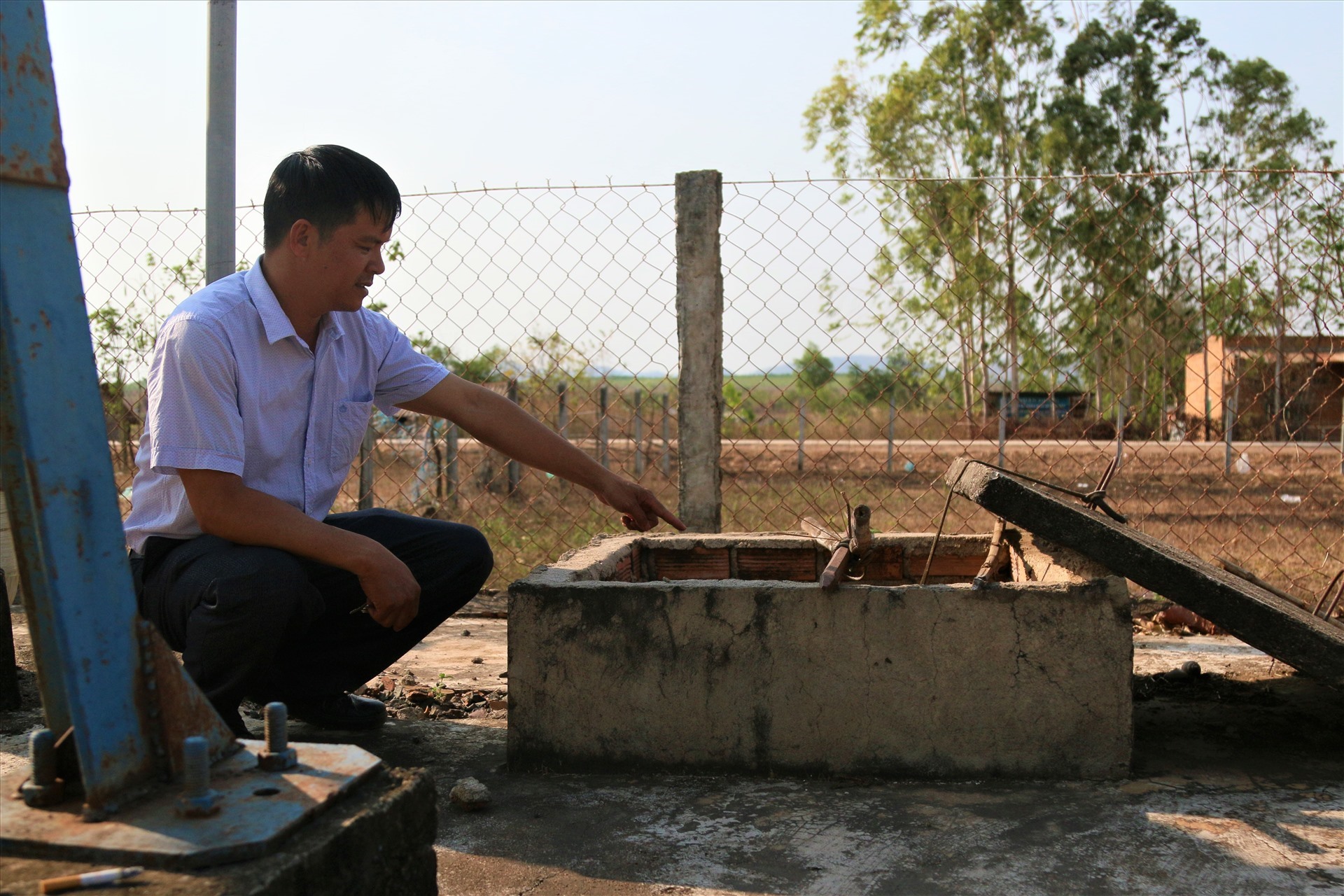 Rất nhiều giếng khoang ở các huyện trong tỉnh Đắk Lắk đã cạn nước, người dân gặp rất nhiều khó khăn. Ảnh: Bảo Trung
