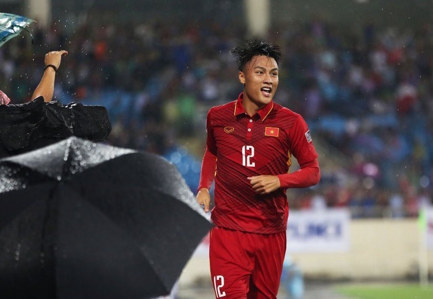 Mạc Hồng Quân ghi bàn trong trận đấu với Campuchia tạo Vòng loại Asian Cup 2019. Ảnh: Thành Duy