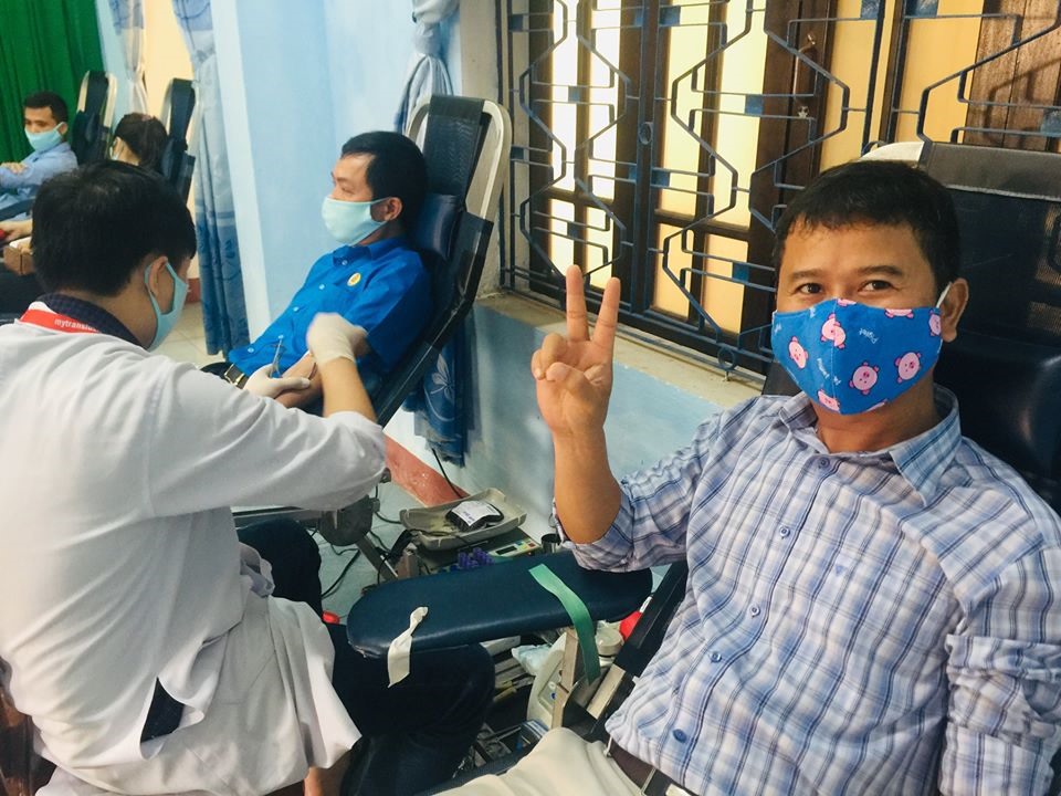 Gần 100 đoàn viên, CNVCLĐ thị xã Hương Trà tham gia hiến máu tình nguyện trong ngày 16.4. Ảnh: LĐLĐ thị xã Hương Trà.