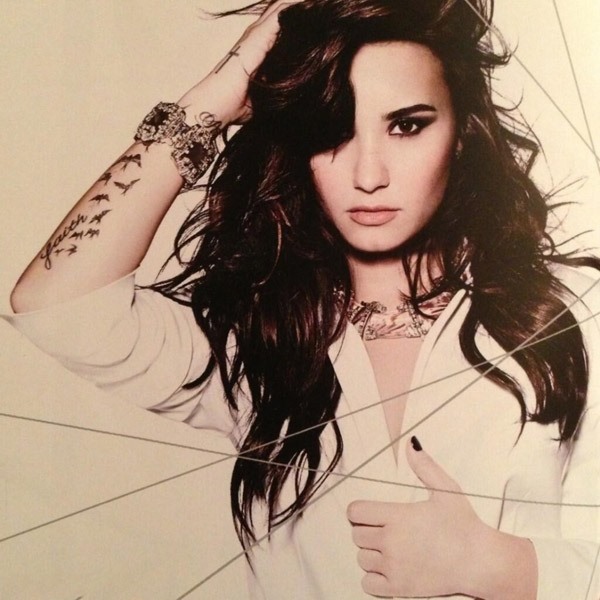 Demi Lovato hứa hẹn trở lại trong một hình mới, đa dạng hơn. Ảnh chụp màn hình.