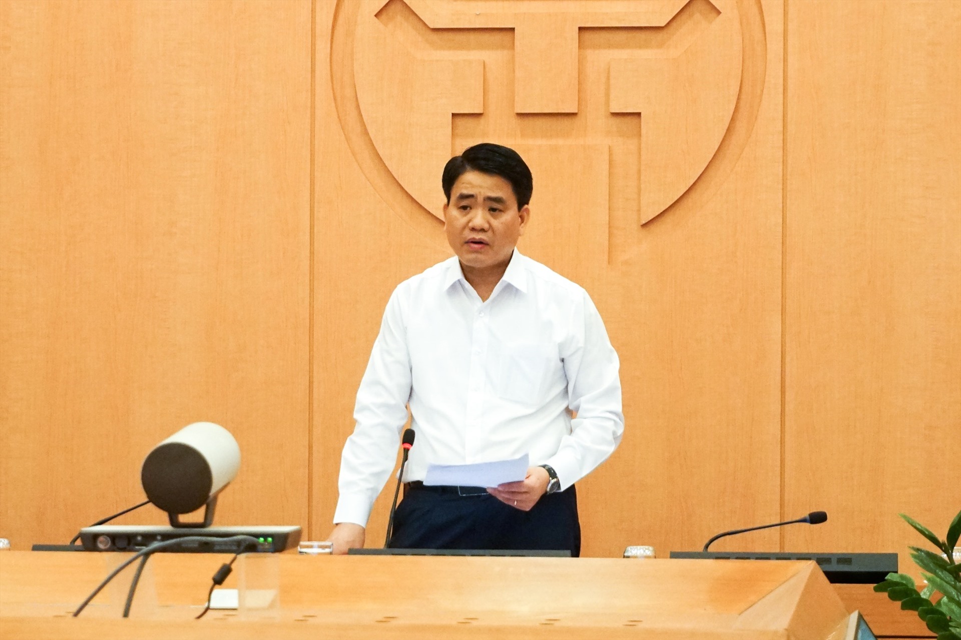 Chủ tịch UBND thành phố Hà Nội Nguyễn Đức Chung chủ trì cuộc họp Ban chỉ đạo phòng chống dịch COVID-19 thành phố sáng 17.4.