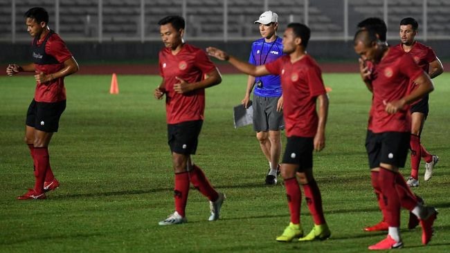 HLV Shin Tae-yong rất muốn nâng cao thể lực tuyển Indonesia trong năm 2020. Ảnh: Antara.