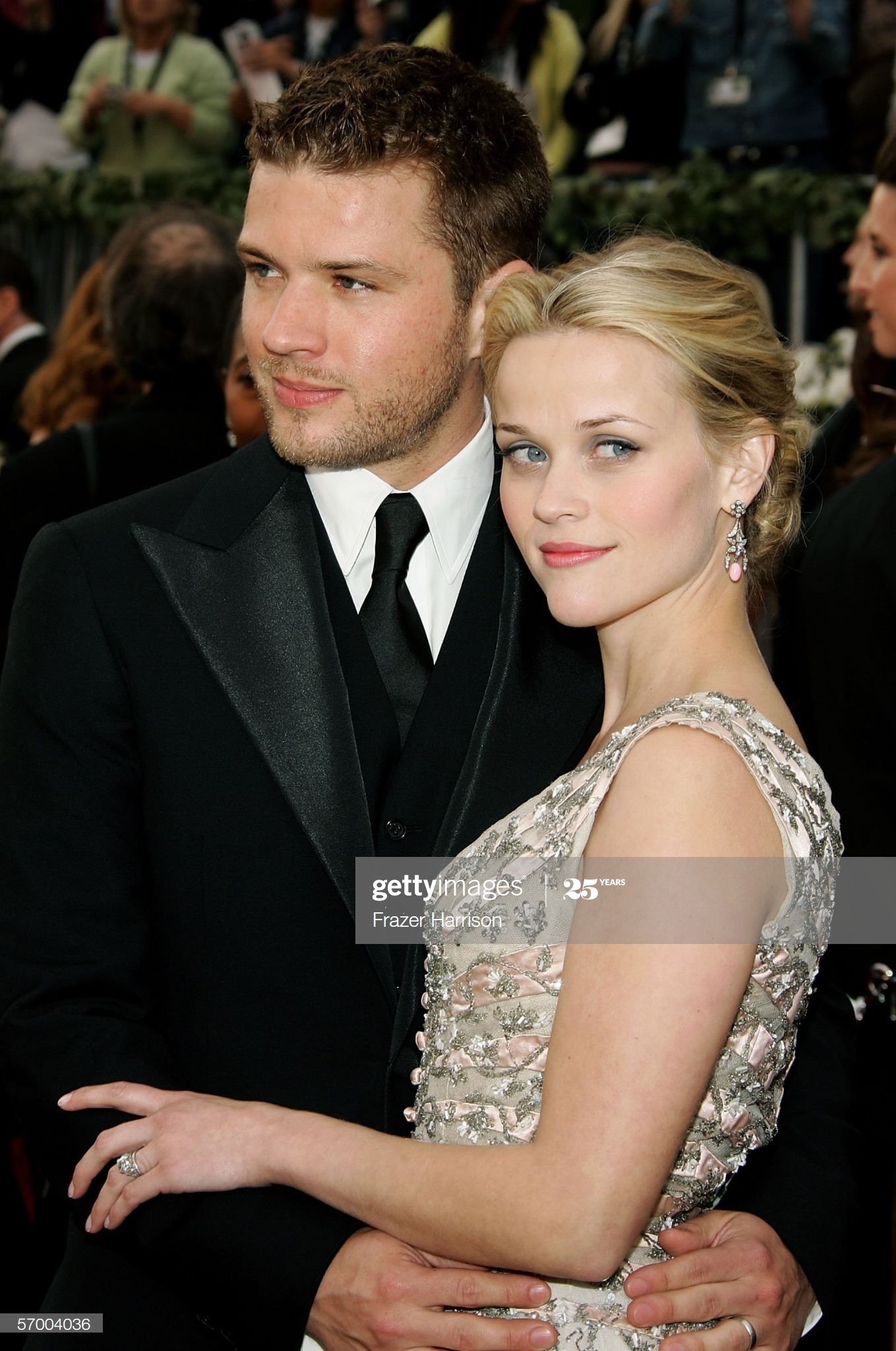 Reese Witherspoon and Ryan Phillippe The actors’ marriage lasted for about 5 years. Reese and Ryan have 2 kids together, Ava and Deacon, and are getting along quite well nowadays. It seems that the couple has figured out how to stay on good terms and continues to raise their kids in peace and harmony.