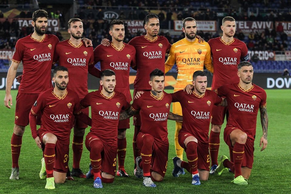 Để giúp đội bóng vượt qua hoàn cảnh khó khăn trong mùa COVID-19, các cầu thủ Roma đồng ý không nhận lương trong 4 tháng.