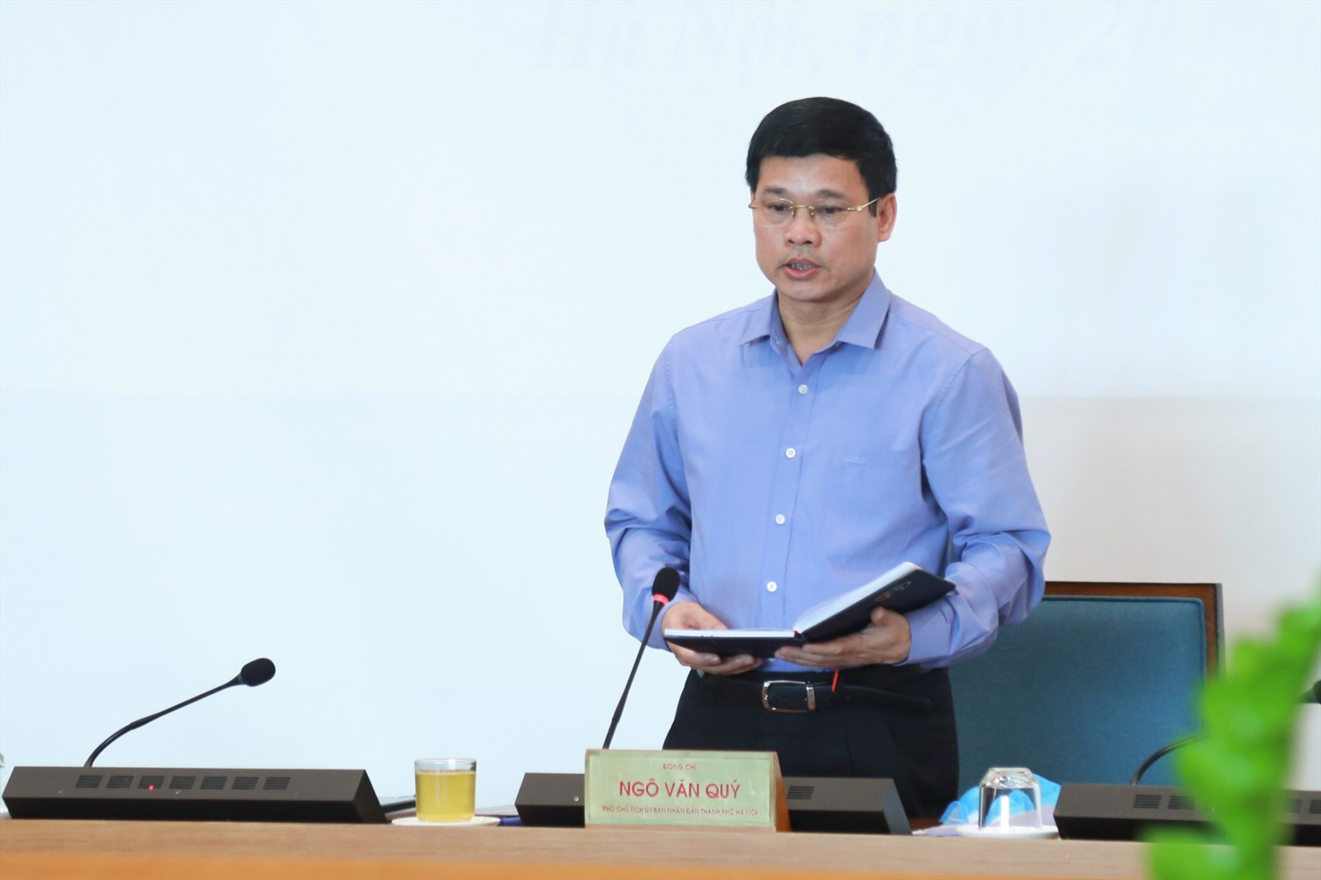 Phó Chủ tịch UBND Thành phố Hà Nội Ngô Văn Quý tại cuộc họp.