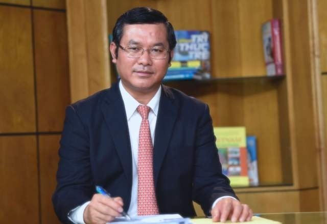 Thứ trưởng Bộ GDĐT Nguyễn Văn Phúc thông tin về những điểm mới trong công tác tuyển sinh năm 2020. Ảnh: Bộ GDĐT