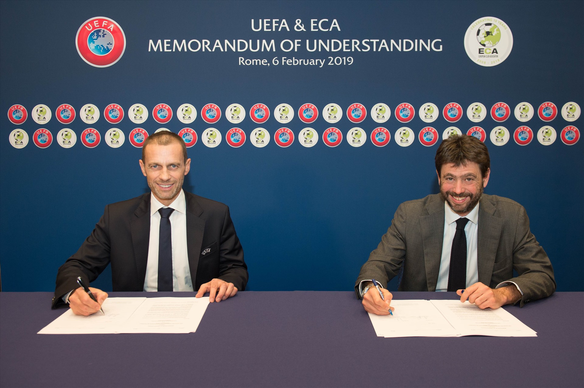 Chủ tịch UEFA Aleksander Caferin (trái) và người đồng cấp của ECA Andrea Agneli đã hợp tác để giúp các CLB Châu Âu vượt qua khốn khó. Ảnh: ECA.