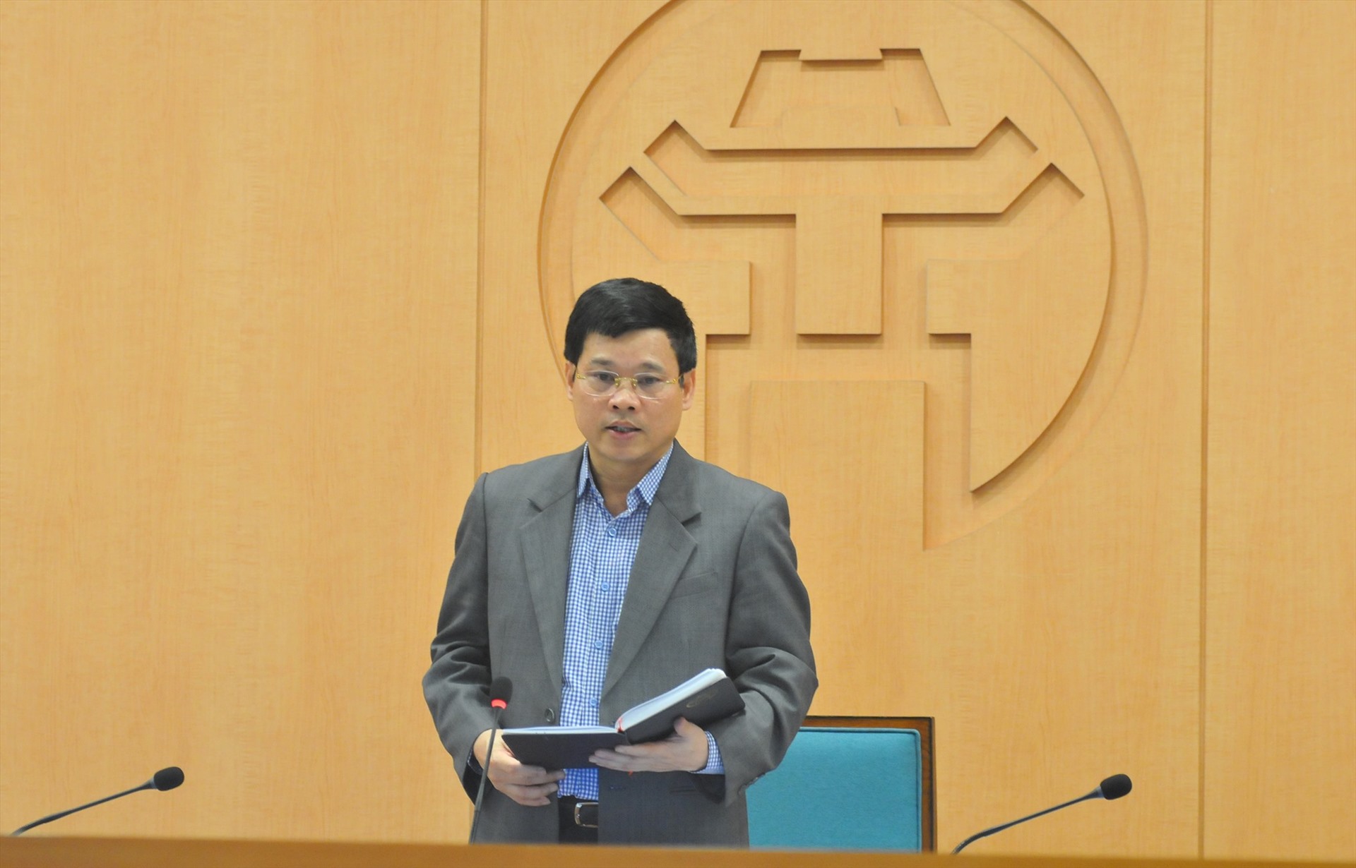 Ông Ngô Văn Quý - Phó Chủ tịch UBND Thành phố Hà Nội tại cuộc họp Ban chỉ đạo phòng chống dịch COVID-19 thành phố Hà Nội.