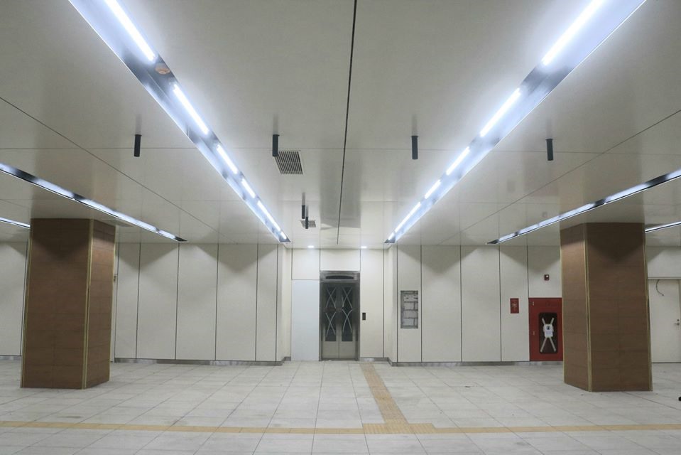 Ga Nhà hát Thành phố cùng với Ga Ba Son là một trong hai ga ngầm của gói thầu CP1b thuộc tuyến metro số 1 (Bến Thành – Suối Tiên), được thiết kế ngầm dài 190m, rộng 26m, gồm 4 tầng.   Ảnh: MAUR
