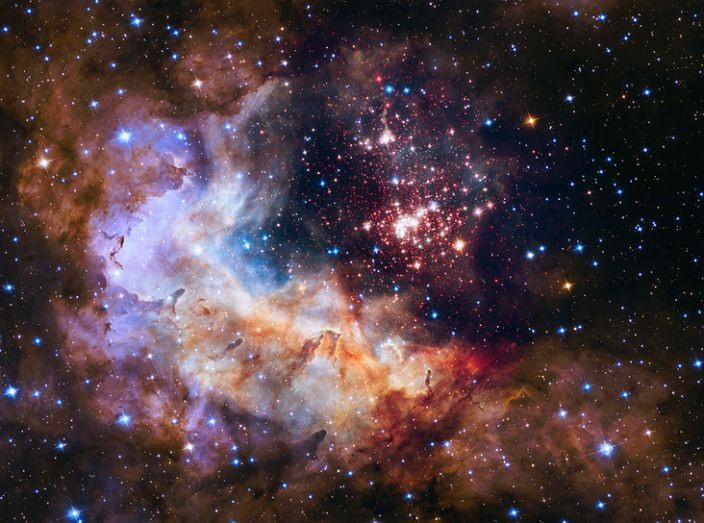 Bức ảnh nhân kỷ niệm sinh nhật 25 năm của Hubble chụp cụm sao khổng lồ được đặt tên là Westerlund 2. Ảnh: NASA