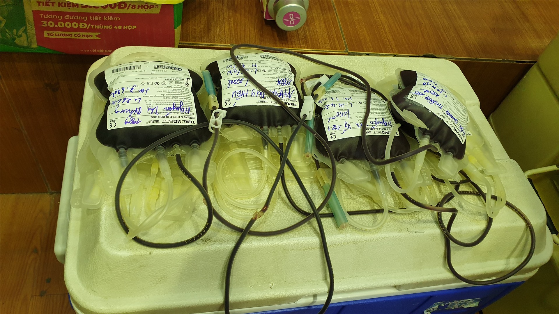 Hàng ngàn đơn vị máu của hàng ngàn đoàn viên thanh niên ngành than sẽ được chuyển tới các bệnh viện trong thời gian tới. Ảnh: Nguyễn Hùng