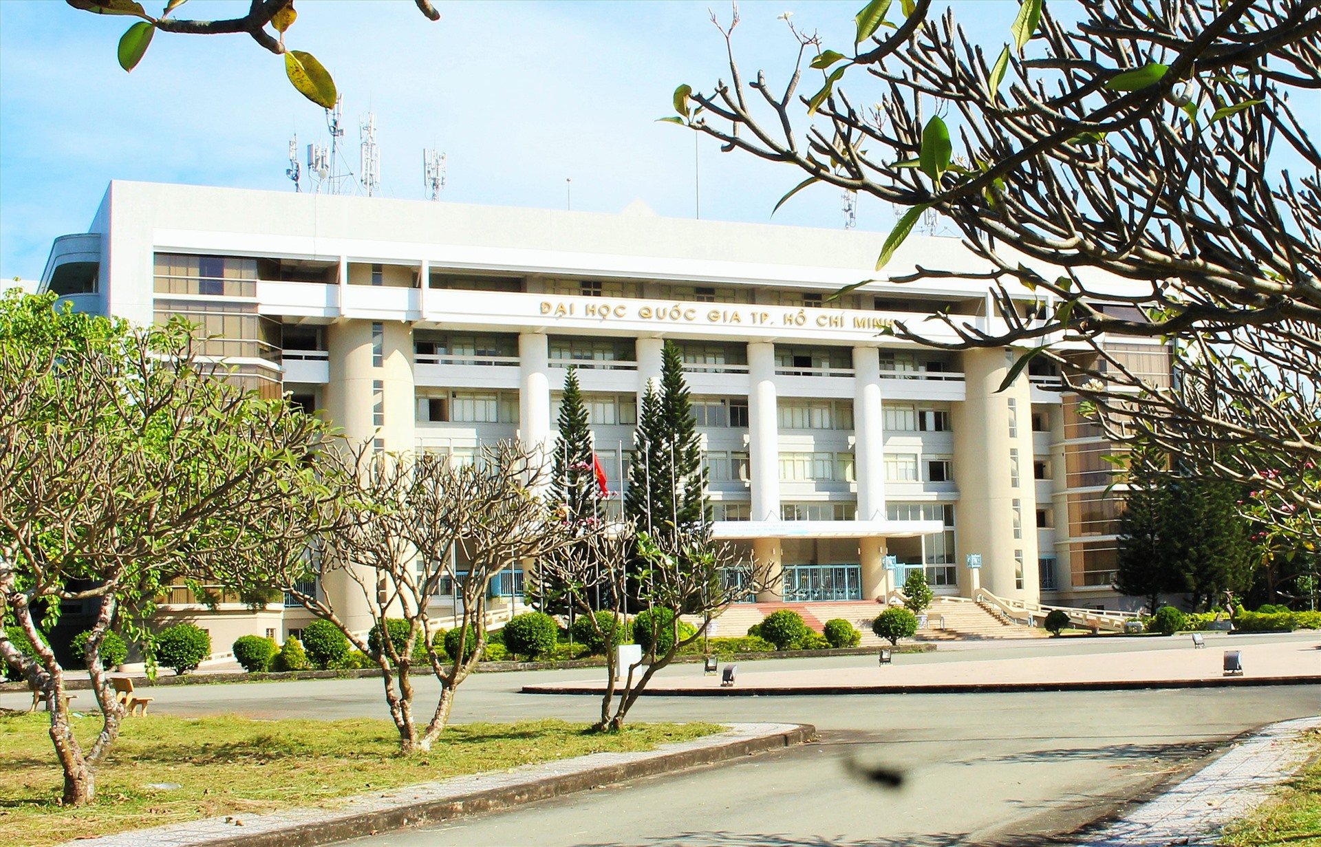 Khu vực phía Đông TPHCM hiện nay là nơi có mật độ đào tạo đại học và nghiên cứu khoa học cao nhất cả nước với Đại học Quốc gia Thành phố Hồ Chí Minh (với 7 đại học thành viên), Đại học Sư phạm Kỹ thuật, Đại học Nông lâm, Đại học Văn hoá, Đại học Việt Đức, Đại học Fulbright,…  Ảnh: Minh Quân