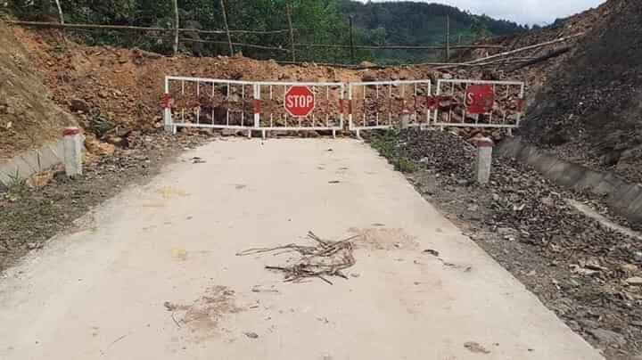 Một số xã miền núi và biên giới của tỉnh Quảng Ninh đã dọn sạch những điểm đổ đất chặn người và xe qua lại. Ảnh: CTV