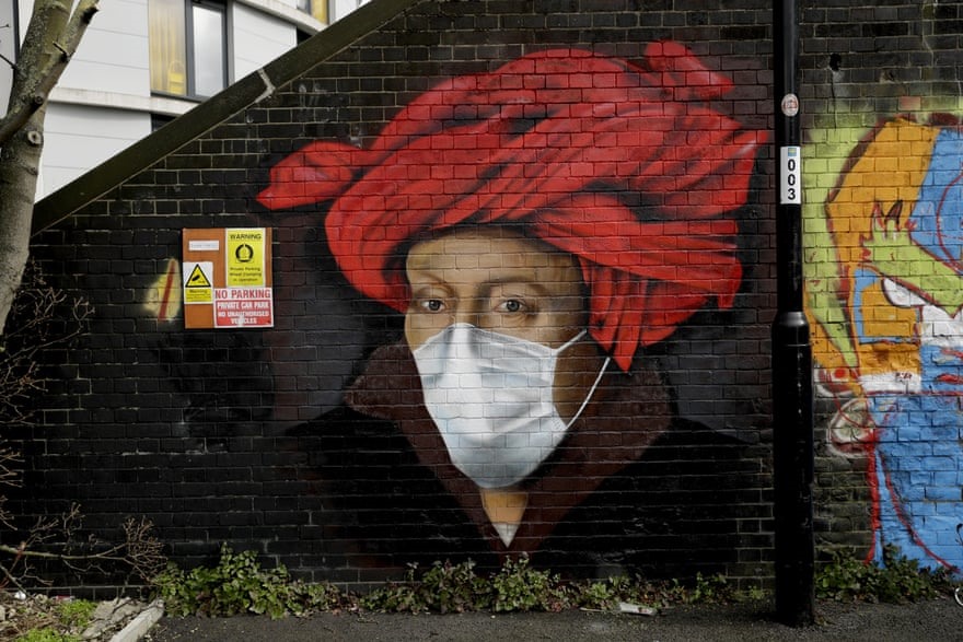 Một bức tranh tường của nghệ sĩ đường phố Lionel Stanhope trên một bức tường của cây cầu ở Ladywell, phía đông nam London, Anh. Ảnh: AP.
