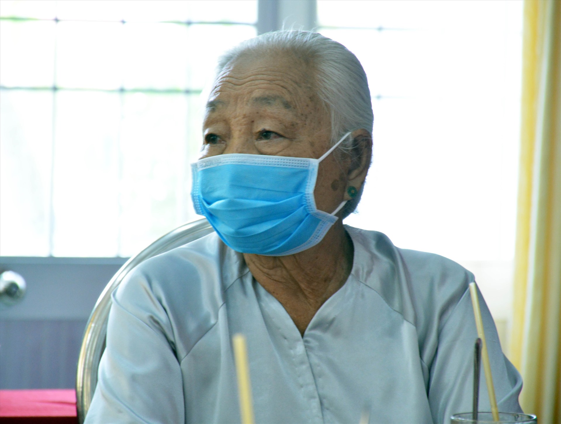 Cụ Quách Thị Chao, 84 tuổi góp 5 triệu đồng cho rằng việc của mình là rất nhỏ ai cũng làm được (ảnh Nhật Hồ)
