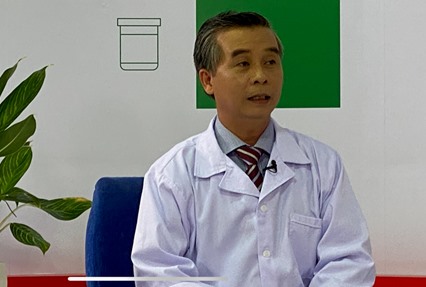 TS.BS. Võ Hồng Minh Công -Trưởng khoa Nội Tiêu Hóa Bệnh viện Nhân dân Gia Định.