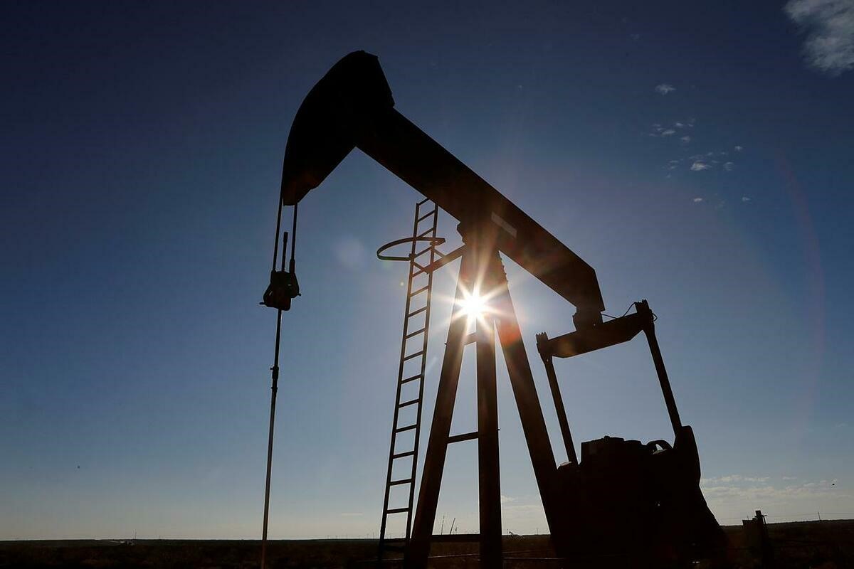 Giá dầu không ổn định vào ngày 8.4, trước một ngày diễn ra cuộc họp OPEC+. Ảnh: Reuters